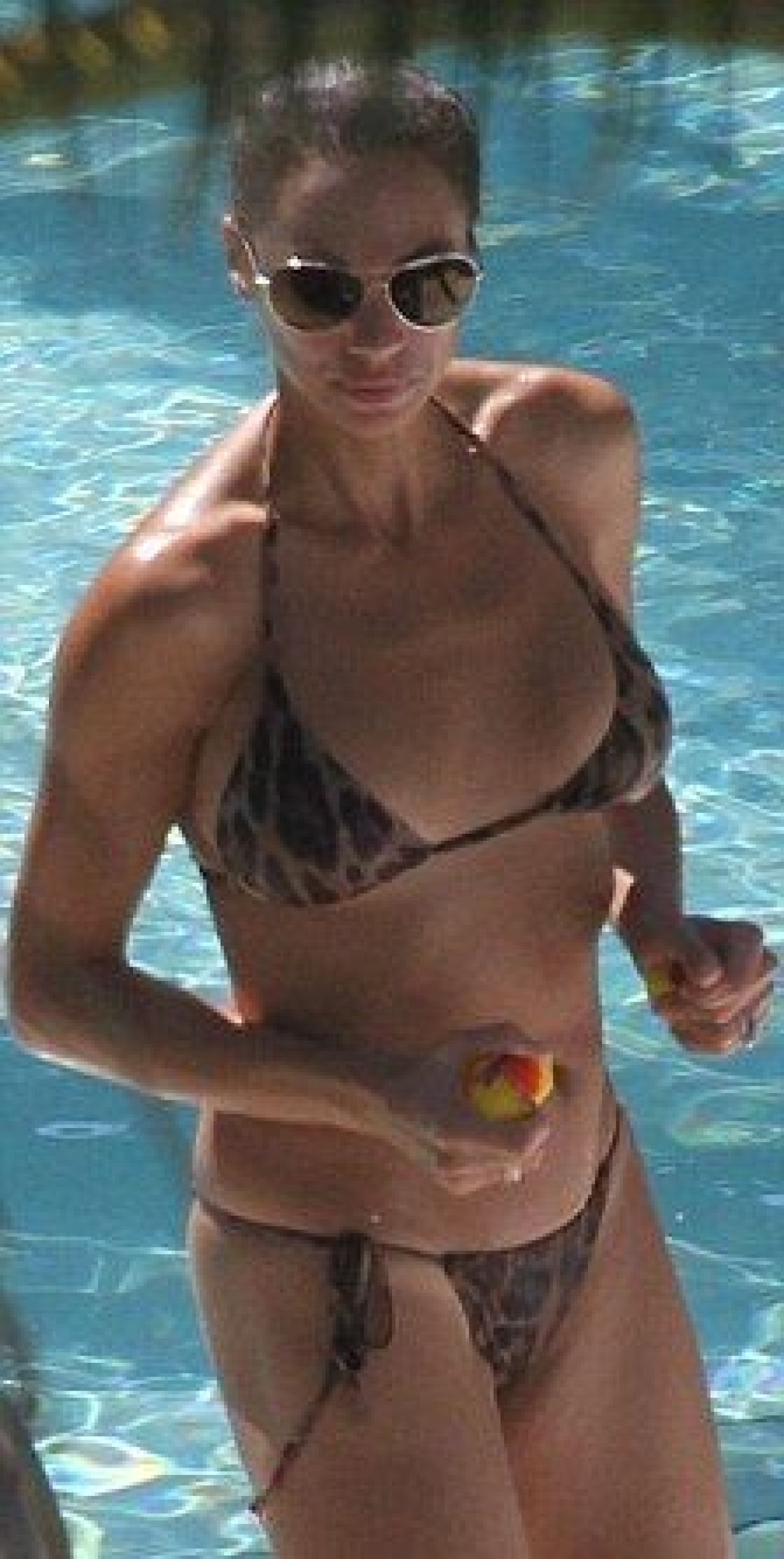 FOTO / Becker si-a scos copilul si nevasta la piscina! Vezi imagini cu fostul tenisman si manechinul Lilly!_5