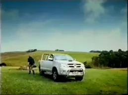 Video / Si taurii pot conduce o masina! La propiu. Vezi aici cea mai tare reclama!