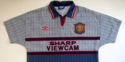 FOTO: O noua forma de protest anti-Glazer! Fanii lui United vor purta tricouri vechi pe Old Trafford_7