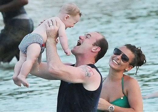 Rooney, lasat fara avere? Englezii au aflat: prostituata de 1500 euro, motivul pentru care Rooney nu a miscat la mondial!_4