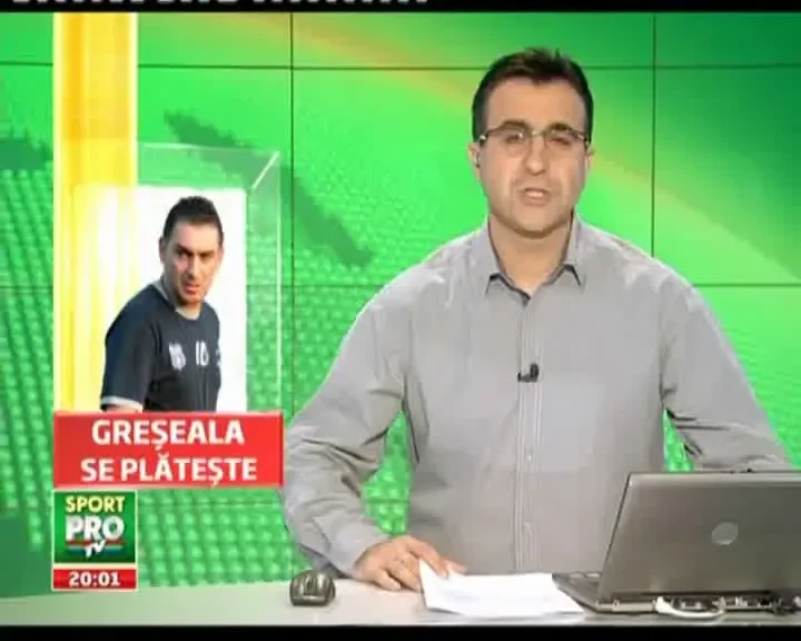 Dumitrescu ii amendeaza pe stelistii care vin fara sosete la masa! 1000 de euro daca fumezi o tigara!