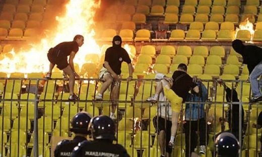 TOP 10 rivalitati din fotbal! Meciuri interzise celor slabi de inima!_9