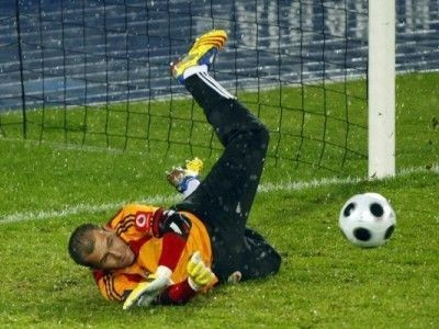 Lucescu jr. in razboi si cu Lobont! Victor Becali: La nationala sunt ascultate telefoanele!