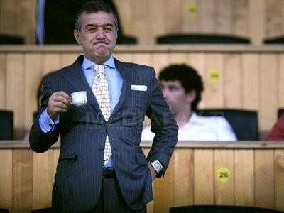Gigi s-a saturat de Razvan: Sa vina alt antrenor! Asta nu mai face fata!