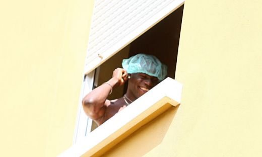 Balotelli a luat-o razna dupa Timisoara: s-a operat si a strigat de la geam FORZA MILAN!_4