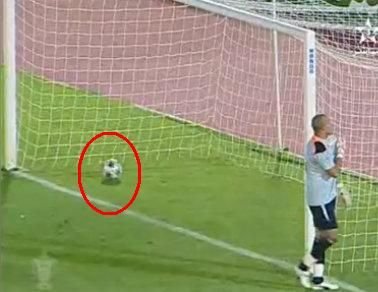 VIDEO Cel mai PROST portar din LUME: a luat gol pentru ca s-a bucurat prea repede!