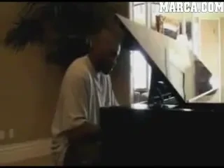 Trucaj sau Real: Shaquille O´Neal canta la pian Glory Of Love!