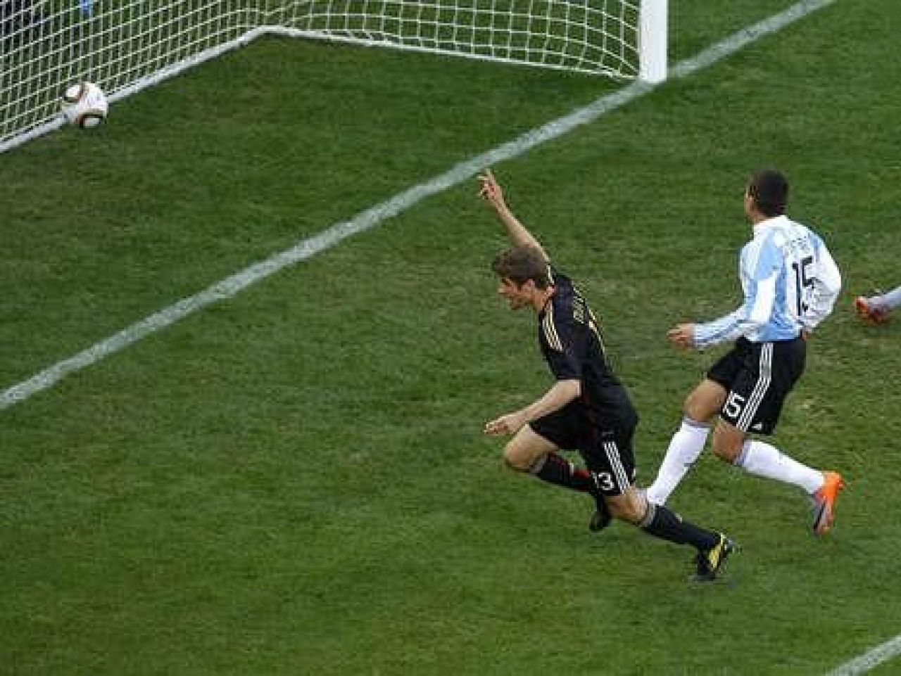 Are DOAR 21 de ani dar este golgeterul Mondialului si a jucat finala de Liga! Ce nu stiai despre Muller:_2
