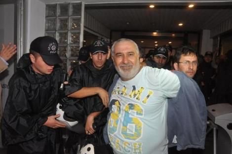 VIDEO Incredibil! Fostul preparator fizic al Stelei a fost INJUNGHIAT de fratele sau chiar pe teren!_4