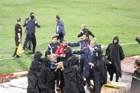 VIDEO Incredibil! Fostul preparator fizic al Stelei a fost INJUNGHIAT de fratele sau chiar pe teren!_5
