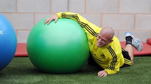 SUPER FOTO: Calare pe baloane URIASE! Cum se antreneaza Liverpool pentru meciul cu Steaua!