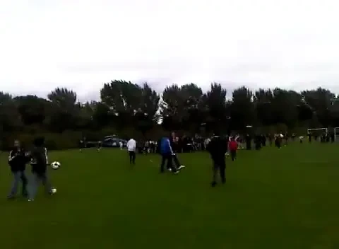 VIDEO / Unde este Messi in aceste imagini? Leo a fost ASALTAT de o multime nebuna la un meci caritabil: