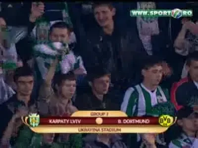 VIDEO! CE GAFA!! Ce a vrut sa faca fundasul lui Dortmund la faza asta? Vezi un meci nebun cu 7 goluri aseara in Europa League