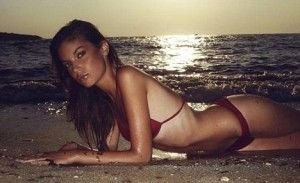Dupa antrenament, jucatorii se grabesc sa ajunga acasa! De ce? Vezi TOP 10 cele mai sexy iubite de fotbalisti!_14