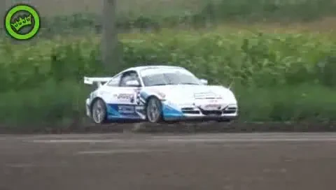 Raliu EPIC: 6 masini se fac ZOB in aceeasi curba!