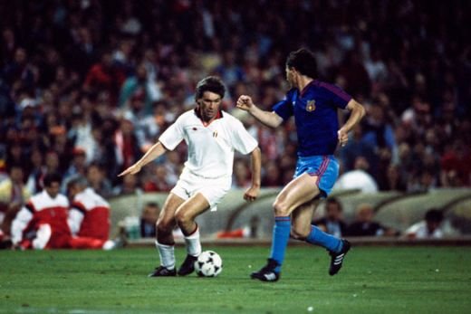 Joaca la Steaua de la 10 ani! Vezi CV-ul impresionant al lui Dan Petrescu! VIDEO  _10