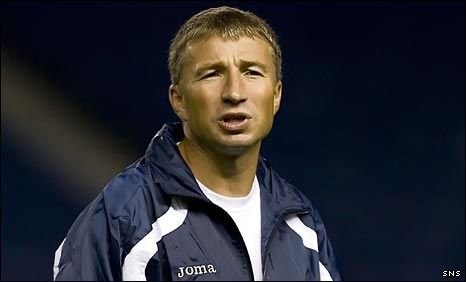 Joaca la Steaua de la 10 ani! Vezi CV-ul impresionant al lui Dan Petrescu! VIDEO  _9