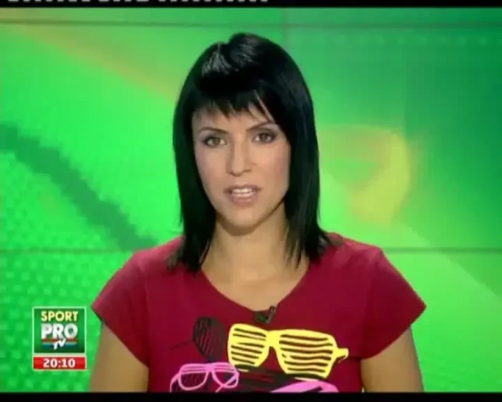 Super imagini: cum a distrus Claudiu Raducanu Blocnotes o TRIBUNA in Spania!