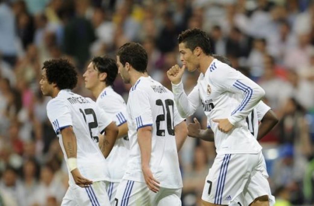 VIDEO SUPER TARE! Cristiano Ronaldo, primul gol dedicat fiului sau! Vezi cum s-a intimidat in fata tribunelor!_7