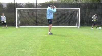 VIDEO / Jucatorii lui Tottenham au exersat penalty-urile LEGATI la ochi! Vezi ce a iesit: