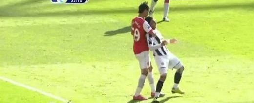 VIDEO CRIMINAL! Chamakh a turbat pe teren! A incercat sa-si stranga de gat un adversar!
