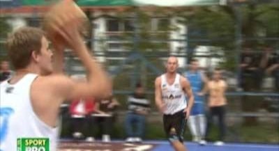 VIDEO Rusii nu stiu sa sara? VEZI imagini senzationale de la streetball!