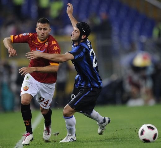 ORIBIL si REVOLTATOR! 60.000 de oameni il injura pe Chivu! Capitanul Romaniei a vrut sa opreasca Roma-Inter_3