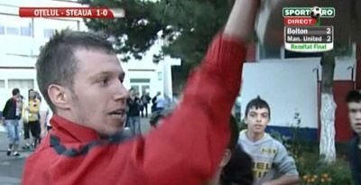 VIDEO INCREDIBIL! Apostol nu a plecat cu autocarul echipei: Nu aveti alta treaba? Voi sunteti atotstiutorii fotbalului! MUCLES!