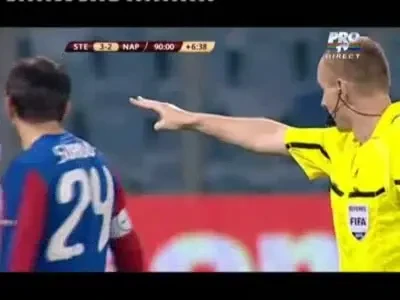 Polonezul Marcin Borski a FURAT victoria Stelei cu Napoli! A dictat 4 minute, dar a dat 8..