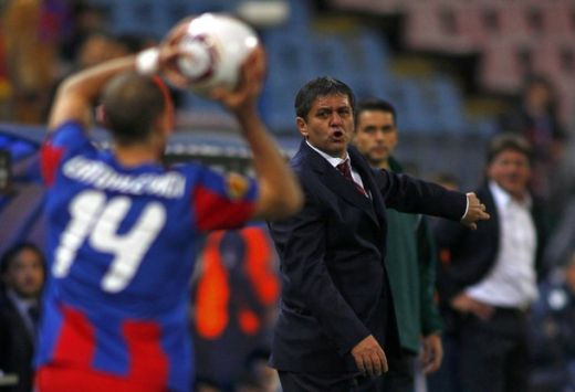 Lacatus, cu ochii in lacrimi: Ma doare sufletul! N-a fost rosu la Kapetanos si nu inteleg de ce s-a prelungit atat!