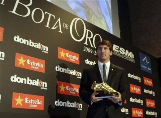 VIDEO / Messi a fost incoronat cel mai bun marcator din Europa! Vezi cu ce ghete va juca!_6