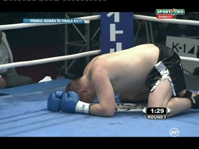 VIDEO: Overeem KO ucigator, Le Banner a plecat din ring! Vezi toate luptele din FINAL 16!