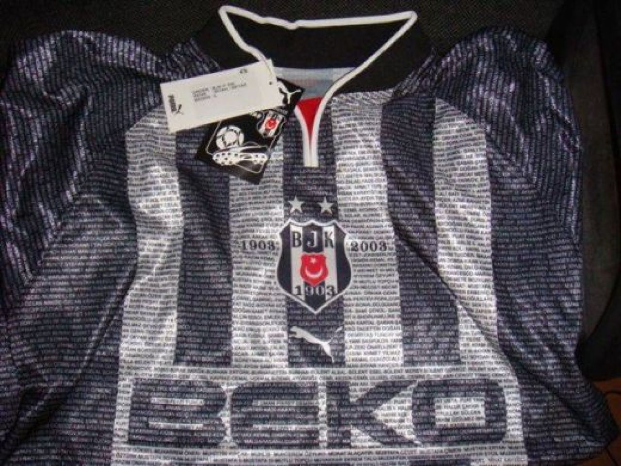 FOTO SUPERB! 125 de ani de fotbal din Anglia, pe un singur TRICOU!_1