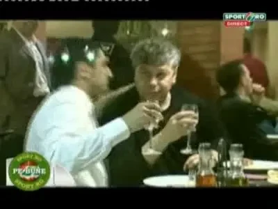VIDEO: M-ai crescut frumos acasa, portile mi le-ai deschis... Asculta balada lui Razvan Lucescu pe imnul Rapidului :)