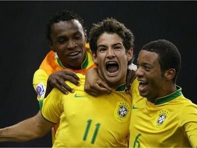 VIDEO: Brazilia 3-0 Iran! Vezi golul fantastic marcat de Dani Alves din lovitura libera_2