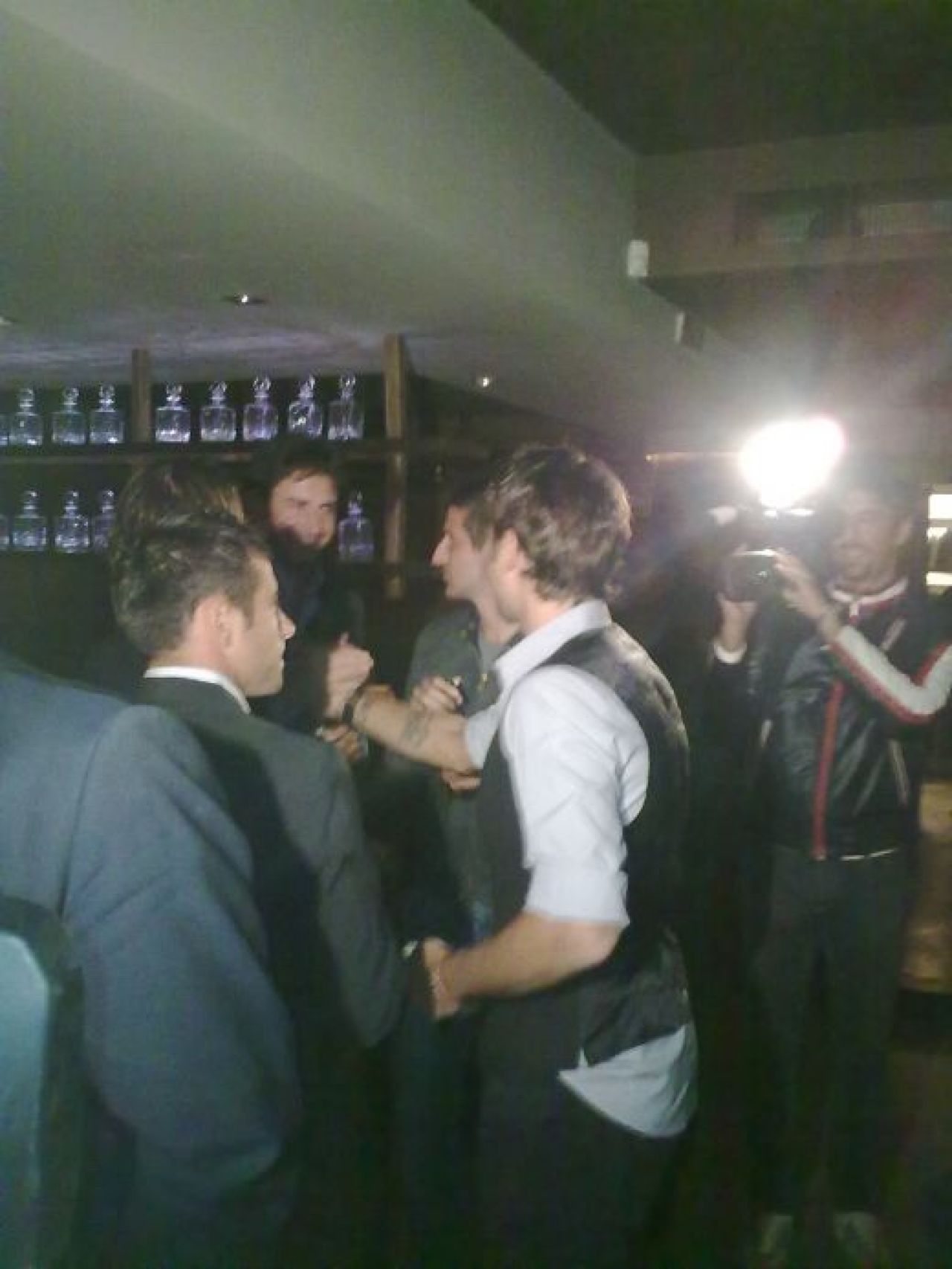 FOTO: Mutu a renuntat la 10, e numarul NOUA! Si-a deschis restaurant de LUX la Firenze: