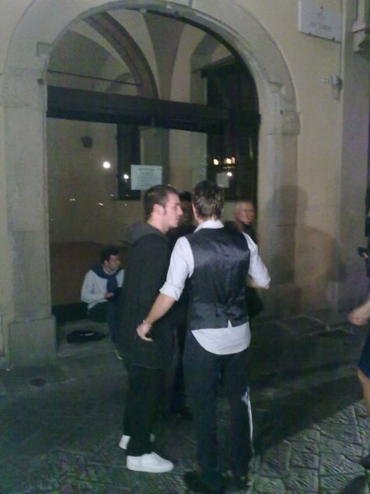 FOTO: Mutu a renuntat la 10, e numarul NOUA! Si-a deschis restaurant de LUX la Firenze: