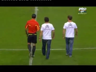 FOARTE TARE! Sebastien Loeb, campionul mondial la raliu, a dat lovitura de start la Franta - Romania! Ramai pentru video