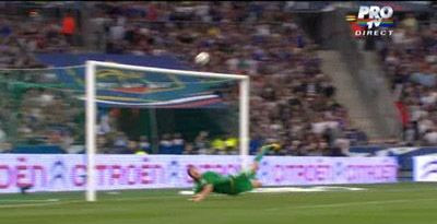 VIDEO FABULOS! Pantilimon a facut MINUNI in poarta cu Franta! Vezi doua interventii magice!