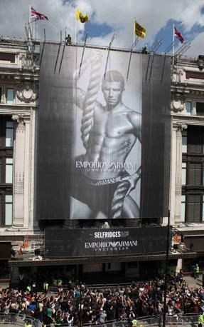 Messi ii da peste nas lui Ronaldo! Se va dezbraca pentru D&G:_7