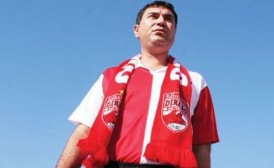 Borcea, o noua functie la Dinamo: Baby-sitter! Obsedat de derby-ul cu Steaua, Borcea isi spioneaza jucatorii la fiecare antrenament!