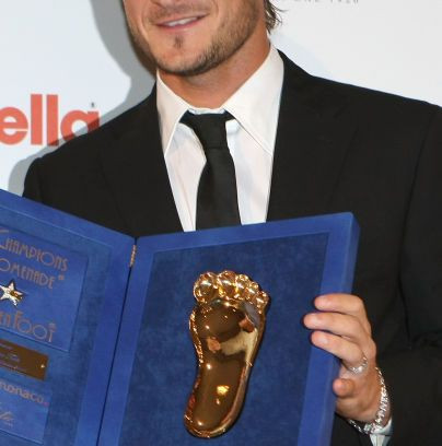 Mai tare decat Raul, Beckham sau Eto'o! Totti a primit trofeul Golden Foot_12