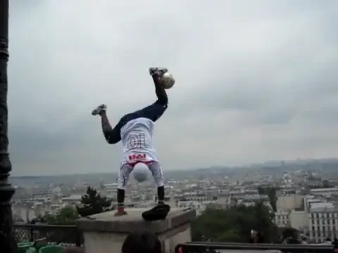 VIDEO: Un fost jucator de la PSG este cel mai tare freestyler din lume! Vezi ce stie sa faca