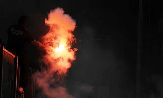 VIDEO / Scene INCREDIBILE in Italia! Sarbii au aruncat cu petarde si fumigene! Meciul Italia - Serbia a fost SUSPENDAT:_18