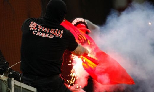 VIDEO / Scene INCREDIBILE in Italia! Sarbii au aruncat cu petarde si fumigene! Meciul Italia - Serbia a fost SUSPENDAT:_32