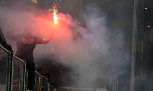 VIDEO / Scene INCREDIBILE in Italia! Sarbii au aruncat cu petarde si fumigene! Meciul Italia - Serbia a fost SUSPENDAT:_38