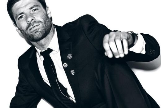 FOTO: Un adevarat dandy! Xabi, de 10 ori&nbsp; mai elegant decat Ronaldo!