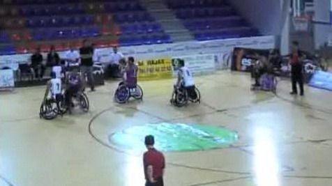 Fantastic: A dat cos in ultima secunda de la peste 20 de metri, dintr-un scaun cu rotile! VIDEO