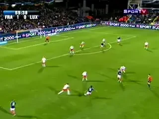 Francezii ne arata cum trebuie sa pasam dupa ce ne-au invatat cum sa salutam! Vezi ce au inventat Malouda si Gourcuff! :)