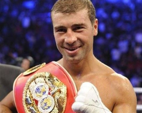 VIDEO Bute ramane campion mondial: l-a facut KO pe Brinkley in runda a 9-a! VEZI IMAGINI!_2